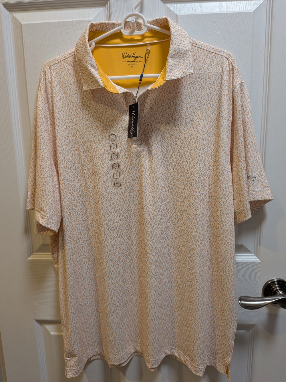Walter Hagen Light Yellow "Tossed Trophies" Print Golf Polo NWT